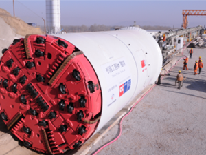 雙護(hù)盾巖石掘進(jìn)機